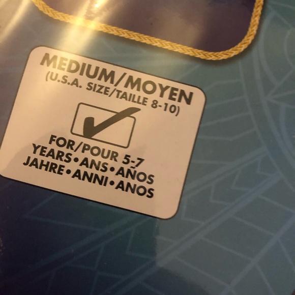 Wonder Woman Costume. Medium. 8/10. NEW - Picture 3 of 4